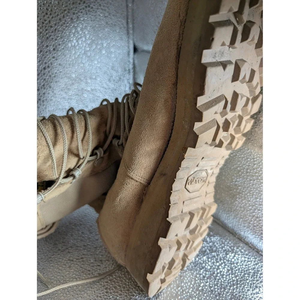 Belleville 790 Waterproof Combat Boots Mens 10 R Tan Desert Suede Vibram GoreTex